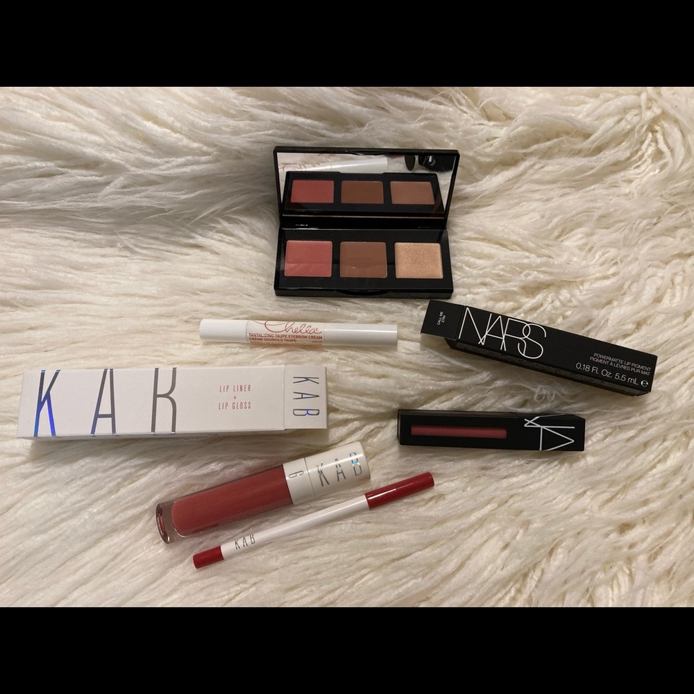 Makeup bundle